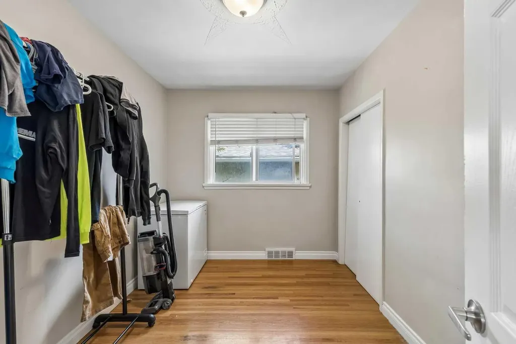 1232 Danloe Street NE Calgary AB T2E8X6