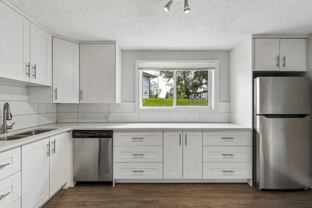 1232 Danloe Street NE Calgary AB T2E8X6