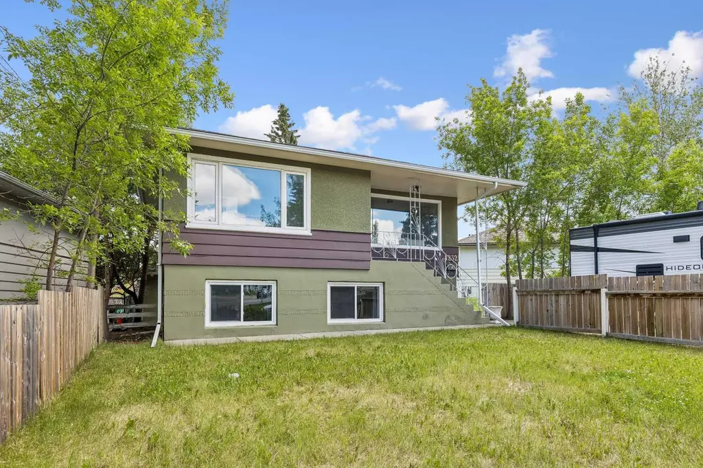 1232 Danloe Street NE Calgary AB T2E8X6