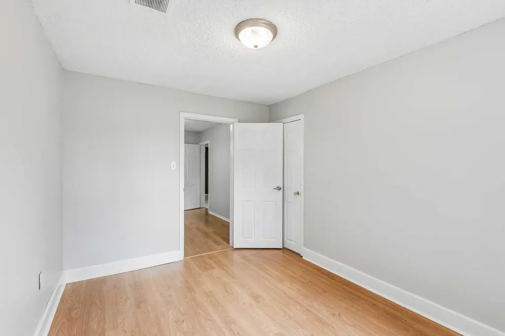 1232 Danloe Street NE Calgary AB T2E8X6