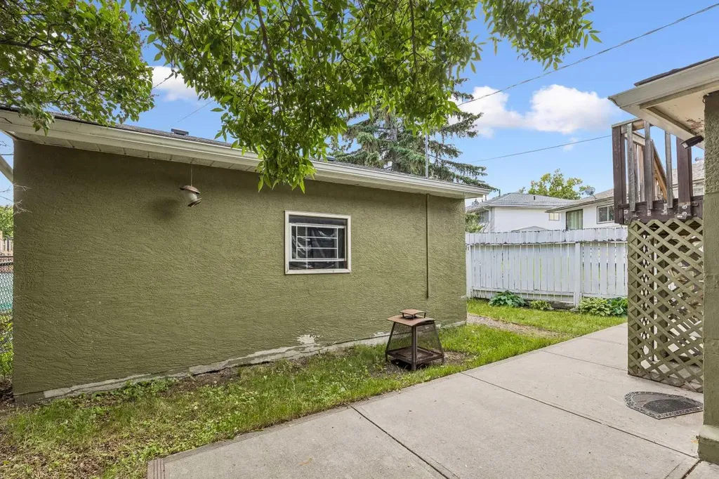 1232 Danloe Street NE Calgary AB T2E8X6