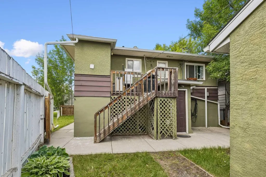 1232 Danloe Street NE Calgary AB T2E8X6