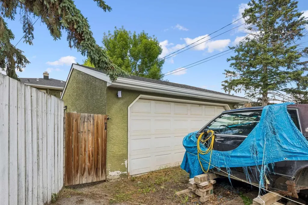 1232 Danloe Street NE Calgary AB T2E8X6