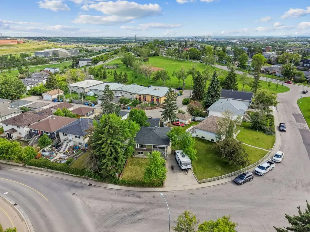 1232 Danloe Street NE Calgary AB T2E8X6