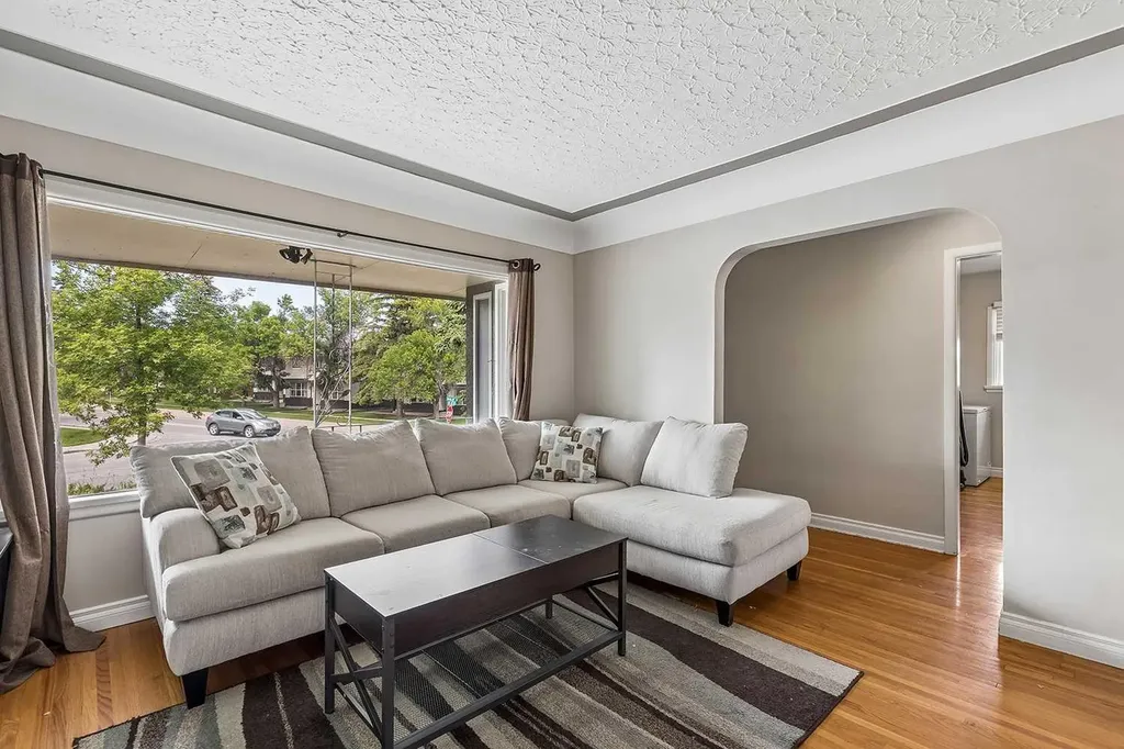 1232 Danloe Street NE Calgary AB T2E8X6