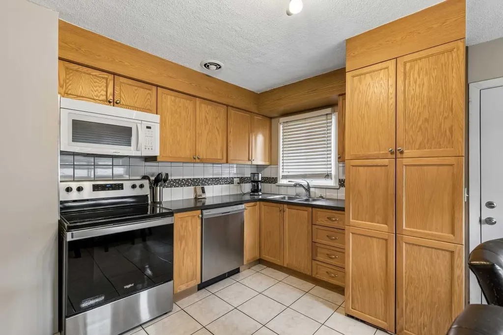 1232 Danloe Street NE Calgary AB T2E8X6