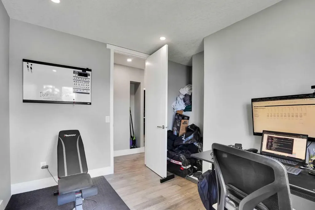 1527 Maitland Drive NE Calgary AB T2A 5V2
