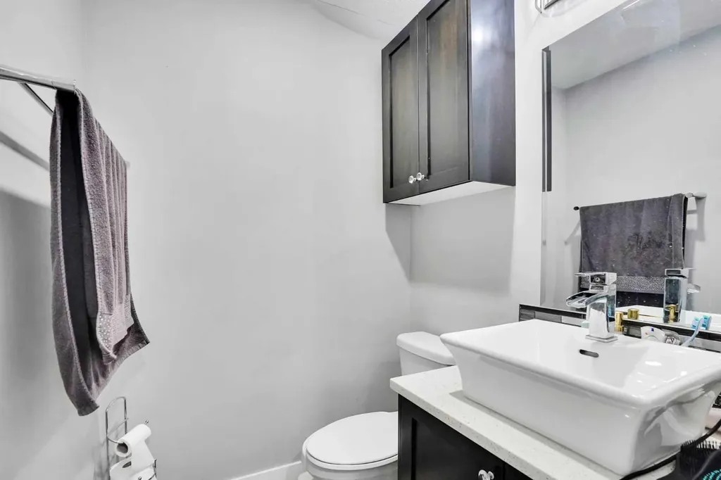 1527 Maitland Drive NE Calgary AB T2A 5V2