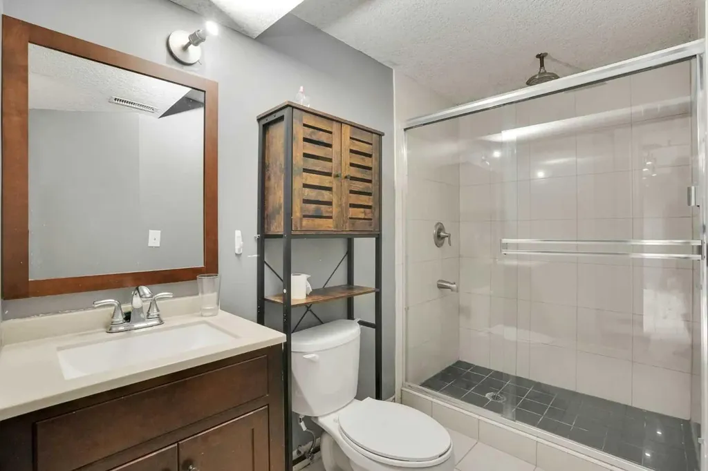 1527 Maitland Drive NE Calgary AB T2A 5V2
