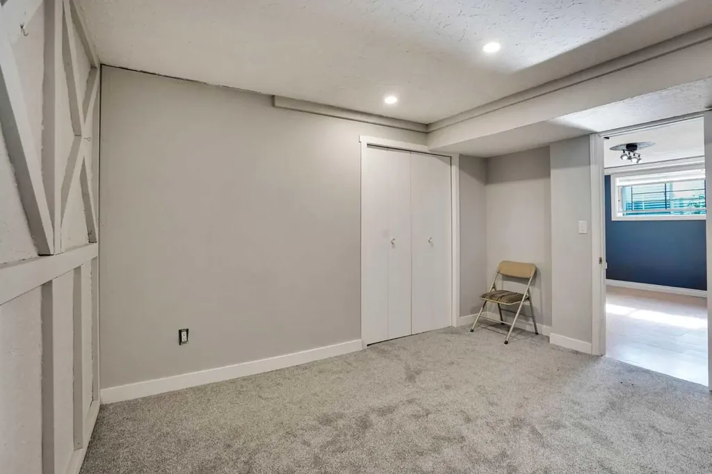 1527 Maitland Drive NE Calgary AB T2A 5V2