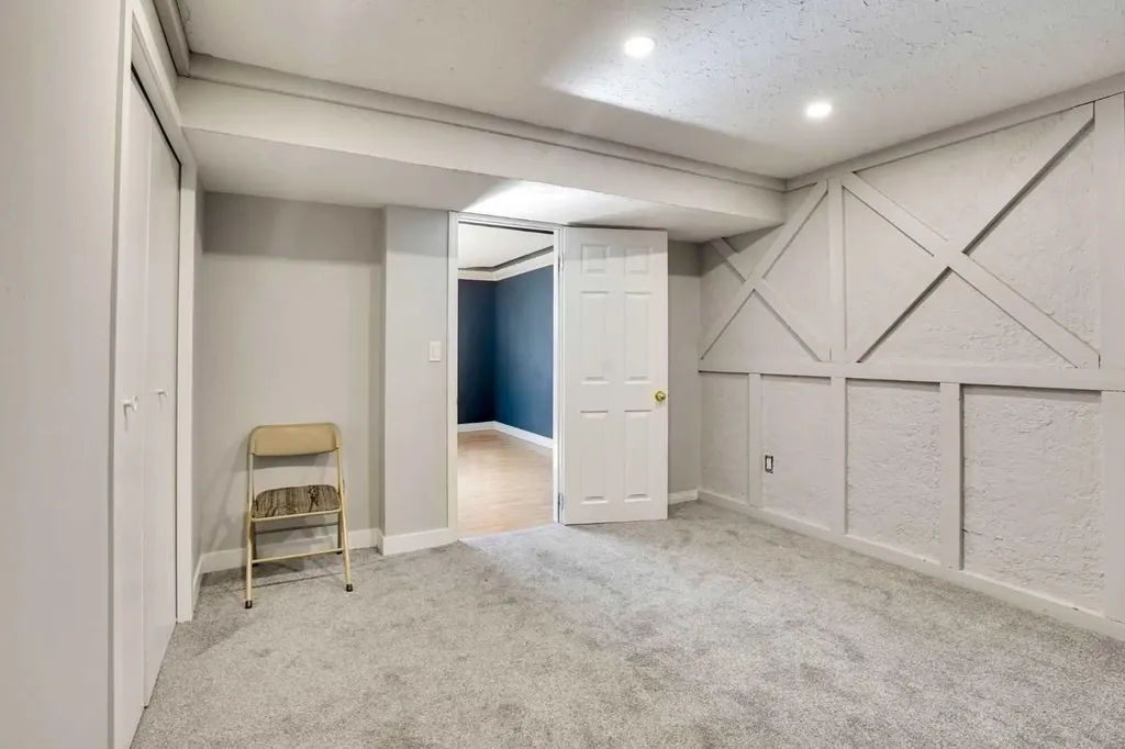 1527 Maitland Drive NE Calgary AB T2A 5V2