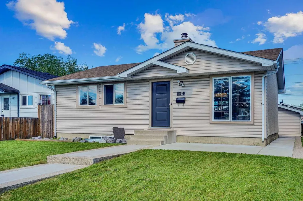 1527 Maitland Drive NE Calgary AB T2A 5V2