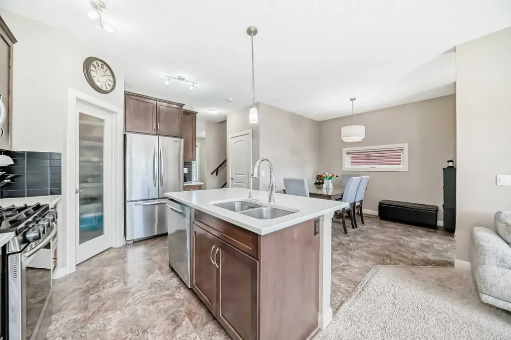 176 Evanspark Gardens Calgary AB T3P0G7