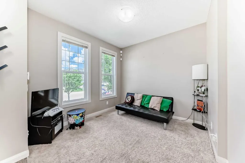 176 Evanspark Gardens Calgary AB T3P0G7