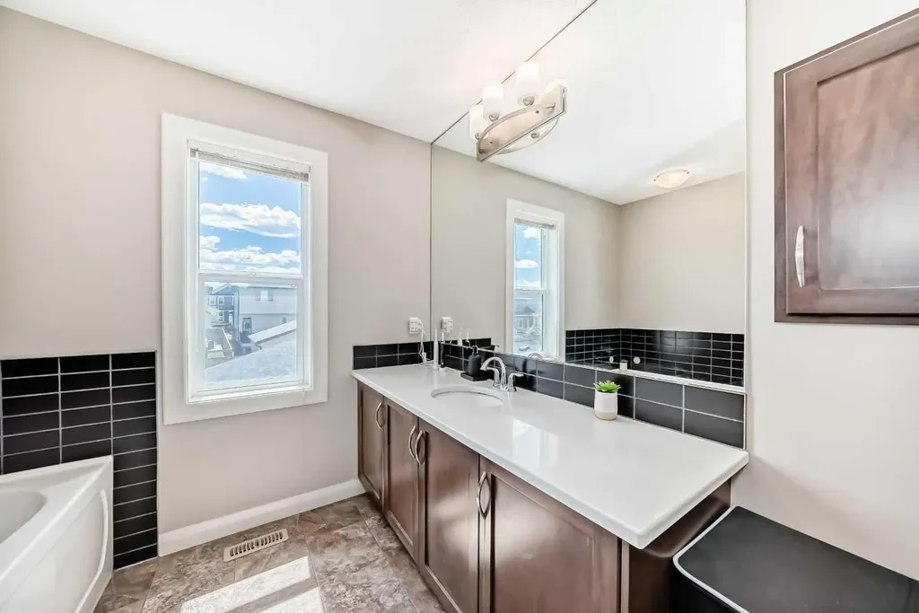 176 Evanspark Gardens Calgary AB T3P0G7