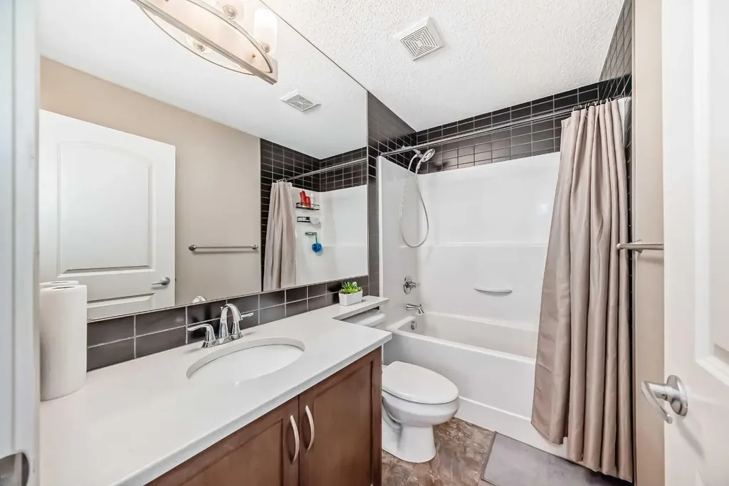 176 Evanspark Gardens Calgary AB T3P0G7
