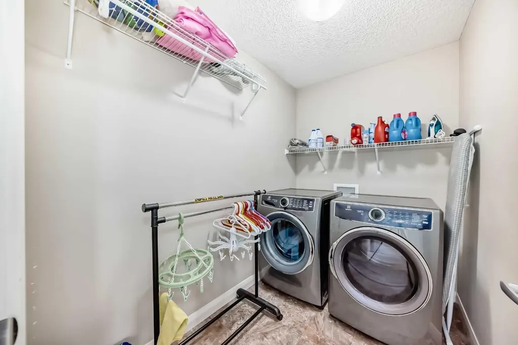 176 Evanspark Gardens Calgary AB T3P0G7