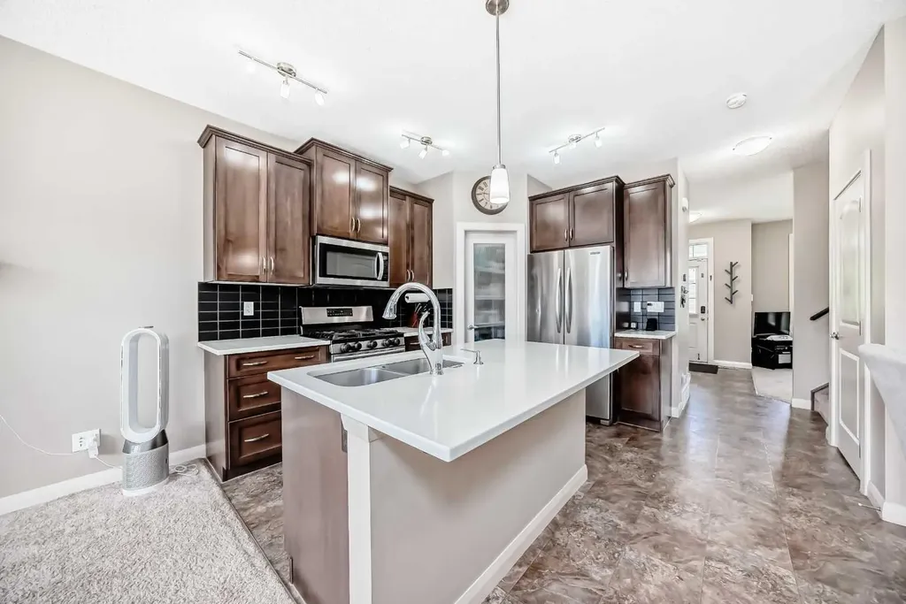 176 Evanspark Gardens Calgary AB T3P0G7