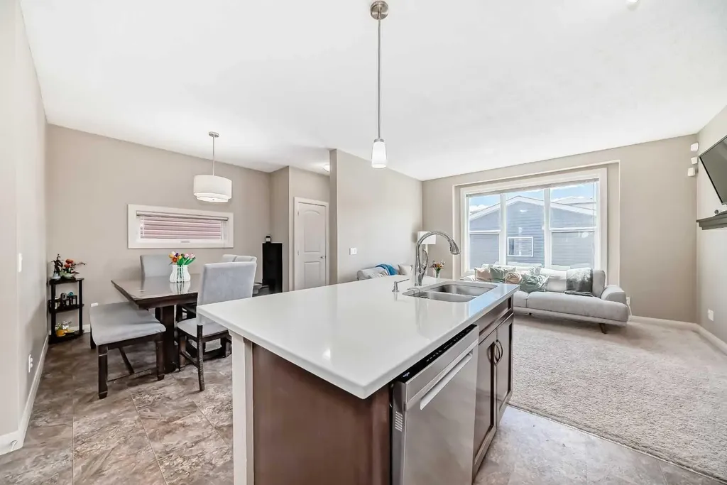 176 Evanspark Gardens Calgary AB T3P0G7