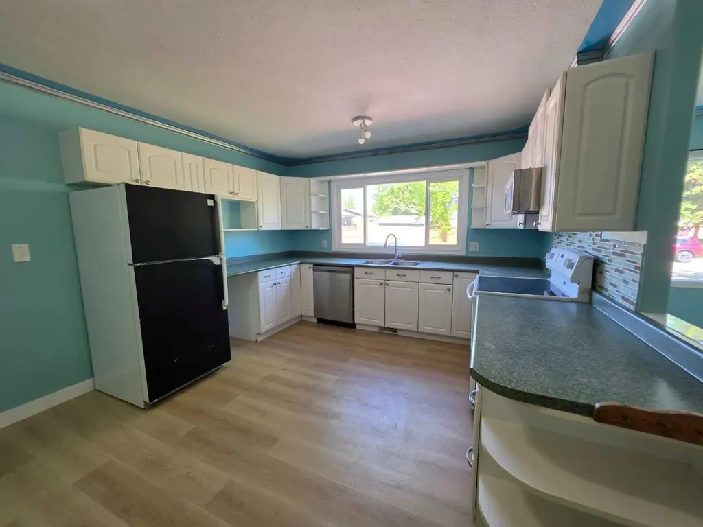 11316 97 Street Grande Prairie AB T8V 3M9