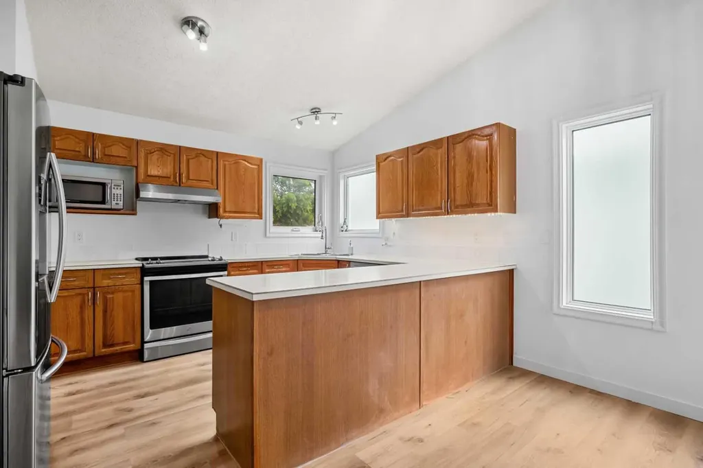 1667 Meadowbrook Drive SE Airdrie AB T4A 2A4