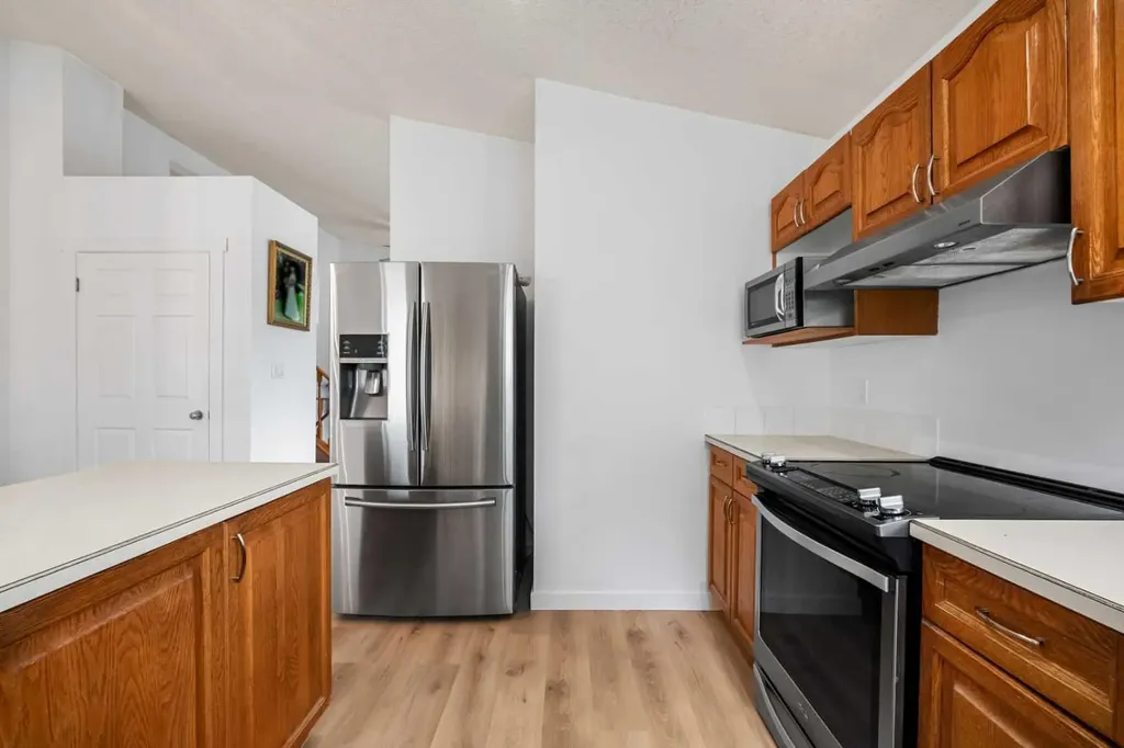 1667 Meadowbrook Drive SE Airdrie AB T4A 2A4