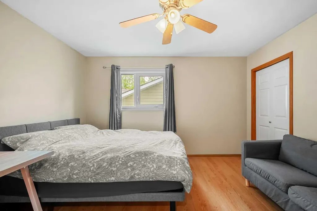 1667 Meadowbrook Drive SE Airdrie AB T4A 2A4