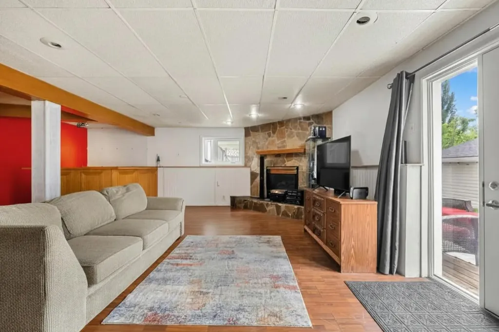1667 Meadowbrook Drive SE Airdrie AB T4A 2A4