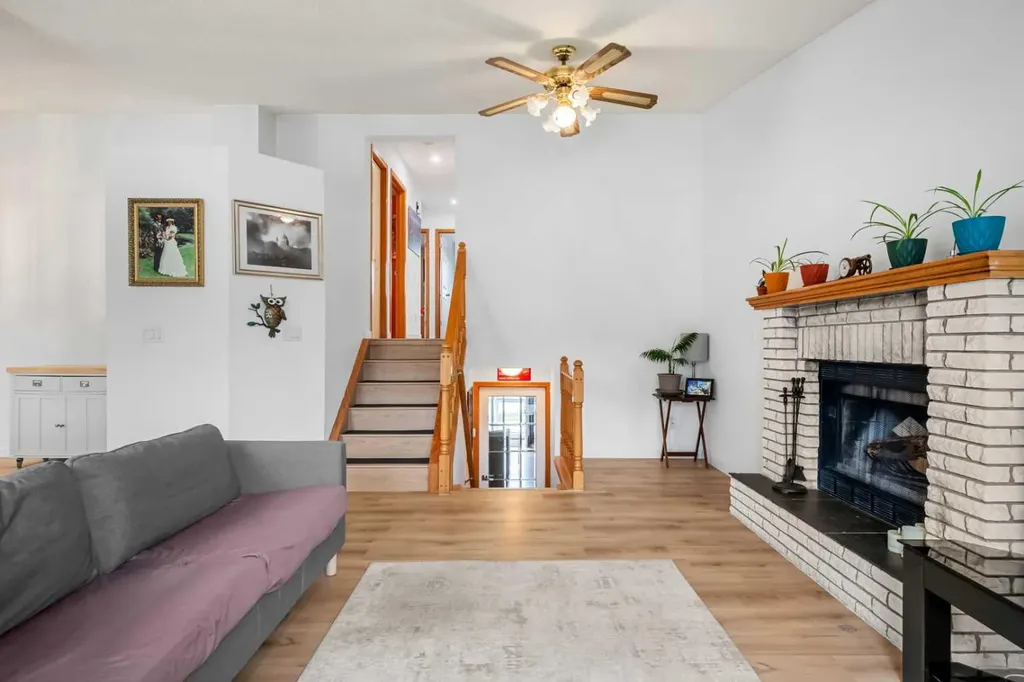 1667 Meadowbrook Drive SE Airdrie AB T4A 2A4