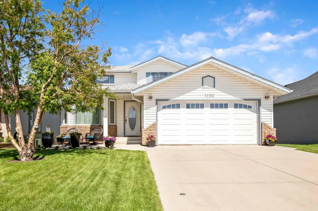 1120 High Country Drive NW High River AB T1V 1E2
