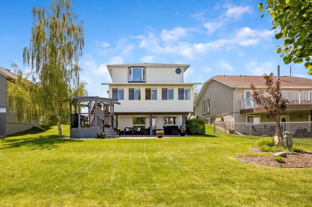 1120 High Country Drive NW High River AB T1V 1E2