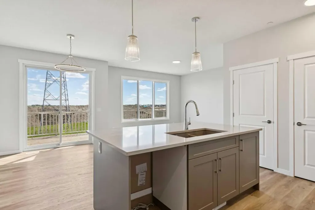 374 Hotchkiss Manor SE Calgary AB T3S 0J9