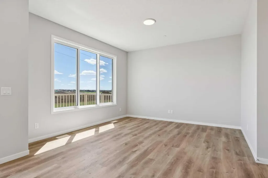 374 Hotchkiss Manor SE Calgary AB T3S 0J9