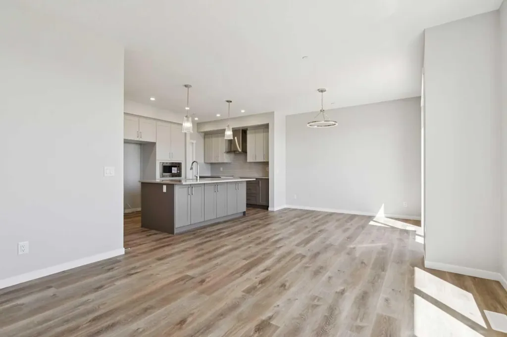 374 Hotchkiss Manor SE Calgary AB T3S 0J9