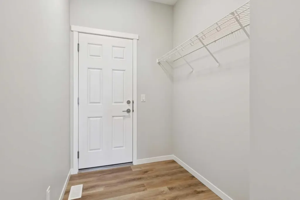 374 Hotchkiss Manor SE Calgary AB T3S 0J9