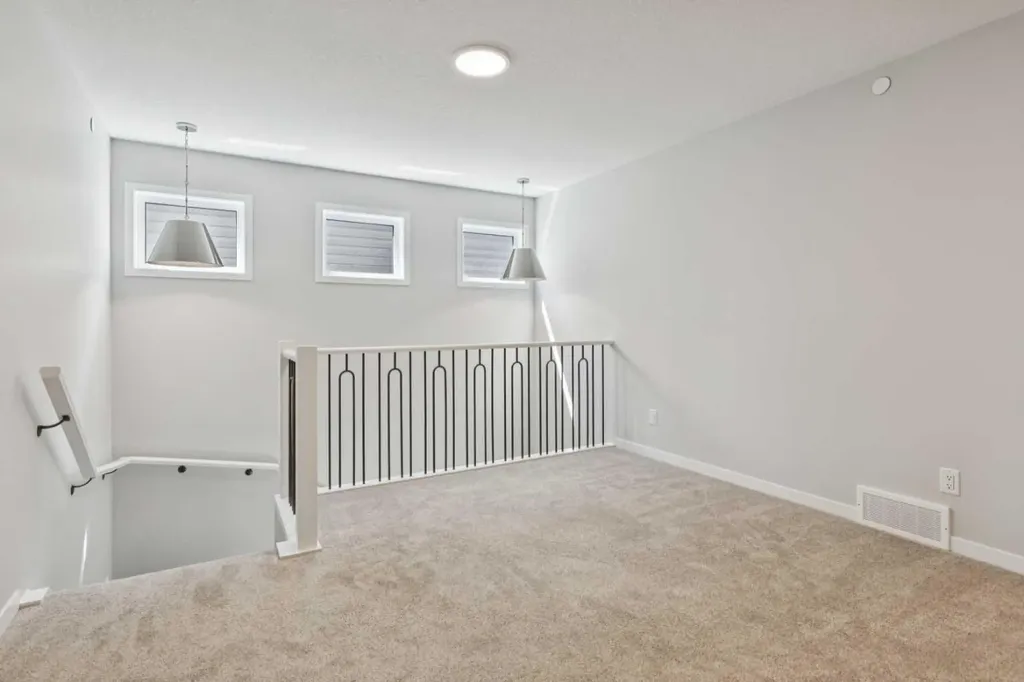 374 Hotchkiss Manor SE Calgary AB T3S 0J9