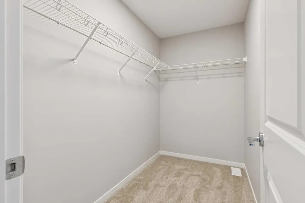 374 Hotchkiss Manor SE Calgary AB T3S 0J9