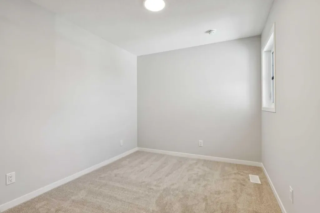 374 Hotchkiss Manor SE Calgary AB T3S 0J9