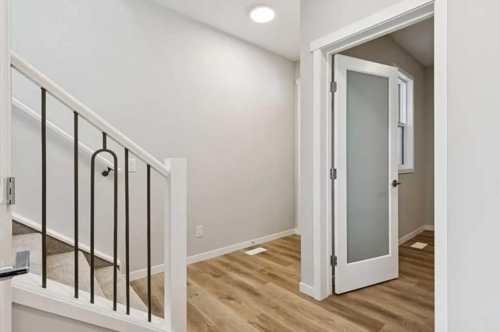 374 Hotchkiss Manor SE Calgary AB T3S 0J9