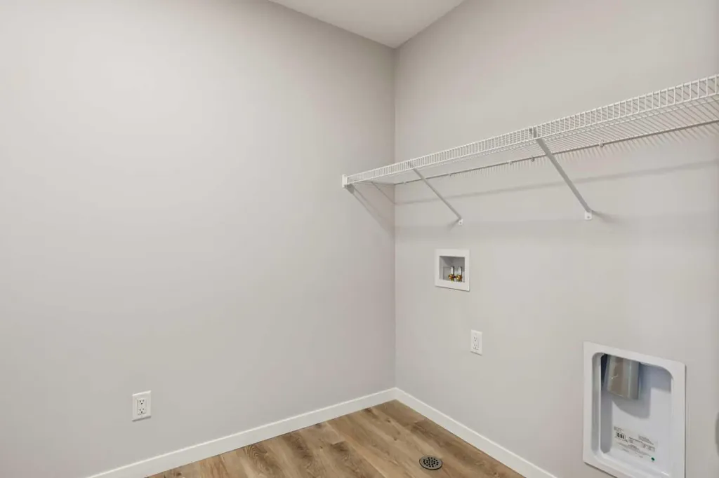374 Hotchkiss Manor SE Calgary AB T3S 0J9
