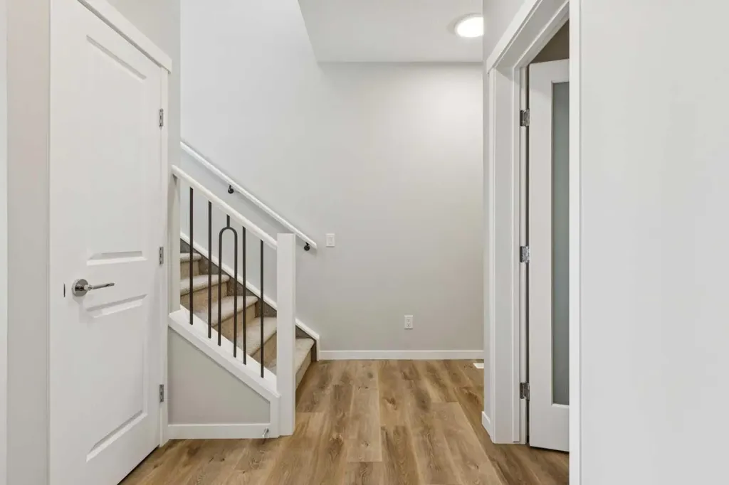 374 Hotchkiss Manor SE Calgary AB T3S 0J9