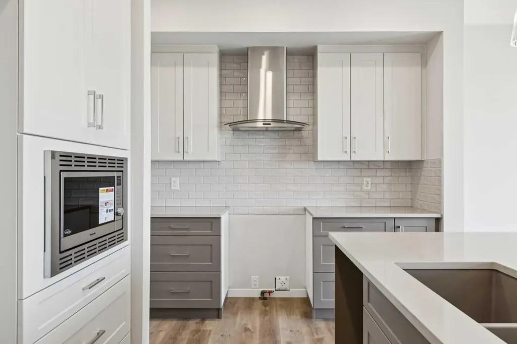 374 Hotchkiss Manor SE Calgary AB T3S 0J9