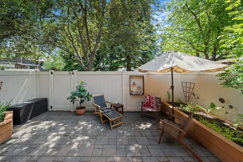 10001 Brookpark Boulevard SW Calgary AB T2W 3E3