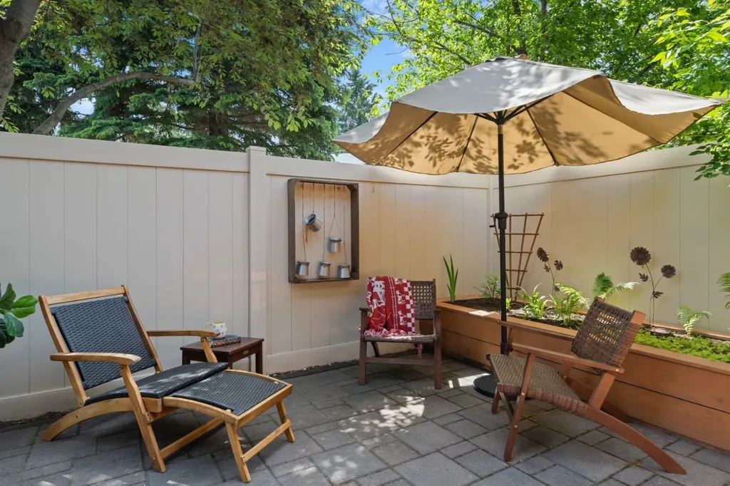 10001 Brookpark Boulevard SW Calgary AB T2W 3E3