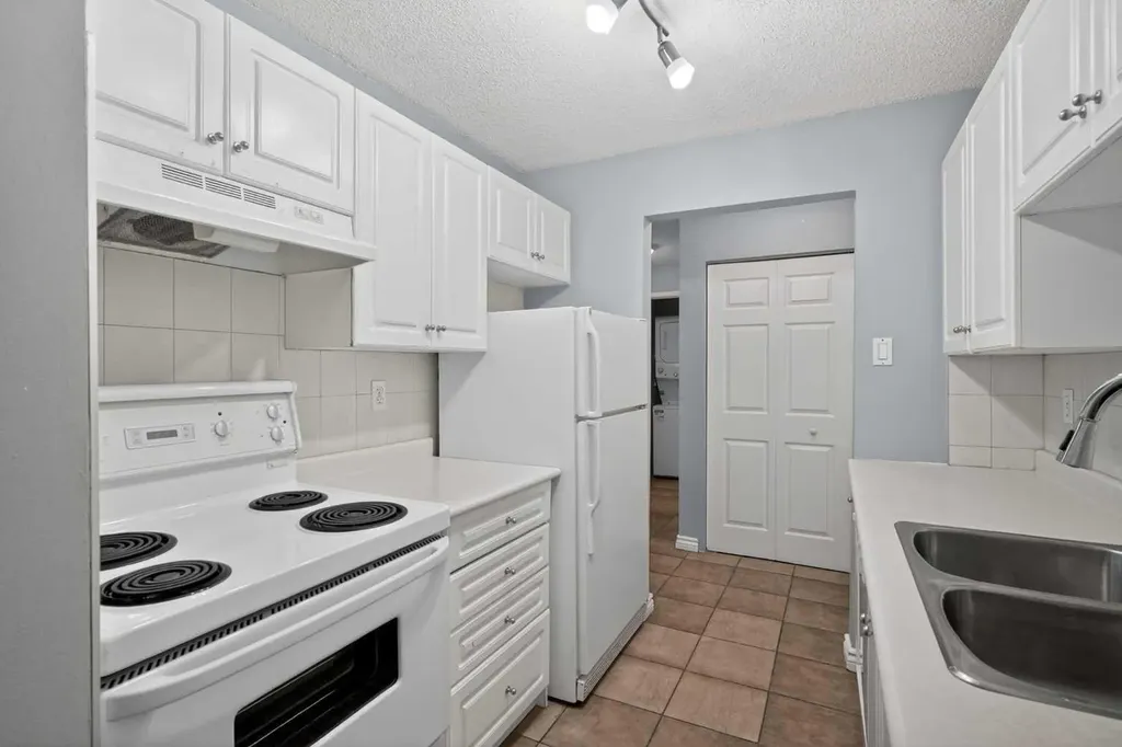 30 Mchugh Court NE Calgary AB T2E 7X3