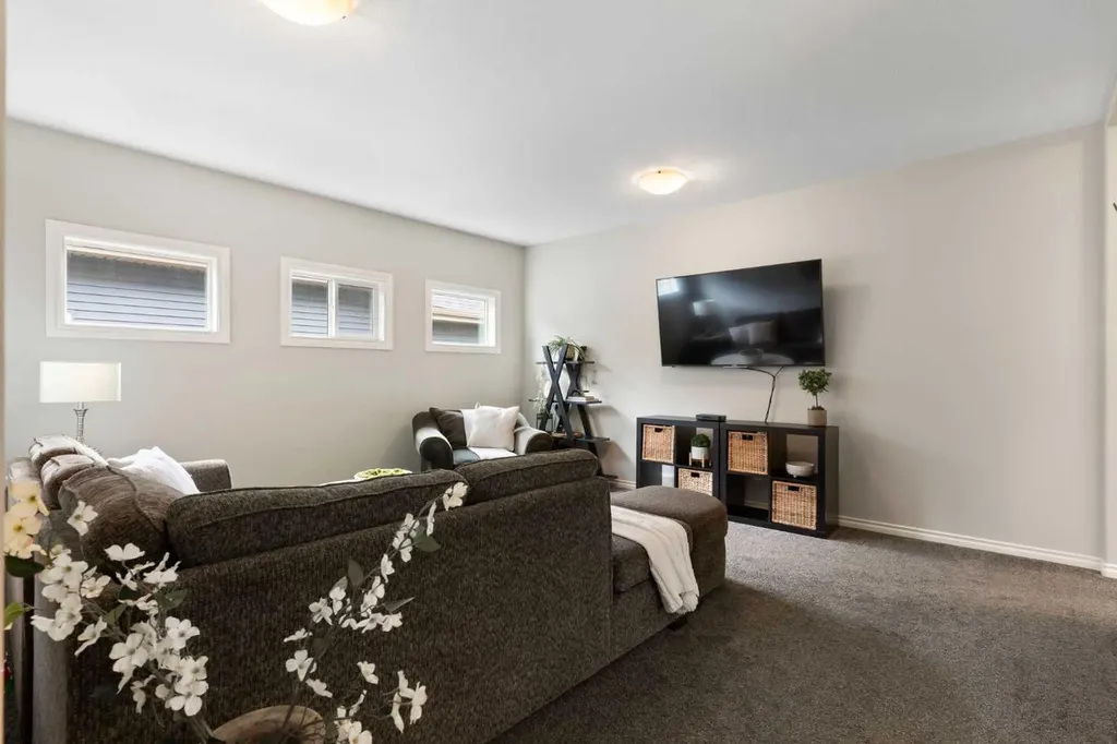 171 Cooperstown Lane SW Airdrie AB T4B 0Z9
