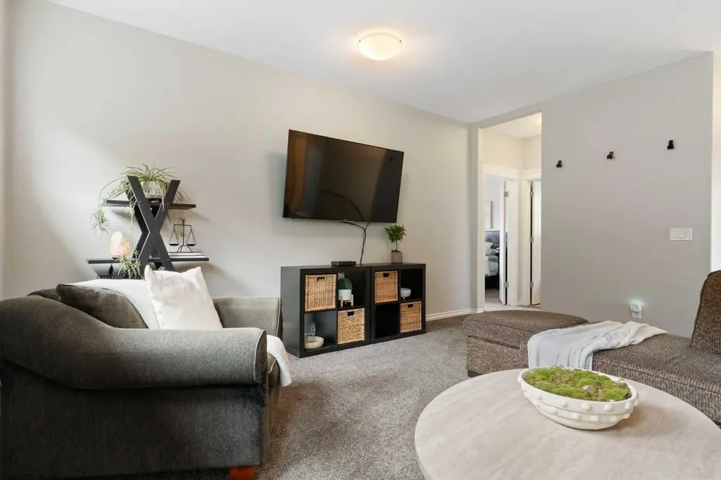 171 Cooperstown Lane SW Airdrie AB T4B 0Z9