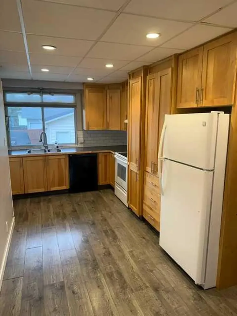 1613 22 Avenue NW Calgary AB T2M 1R4