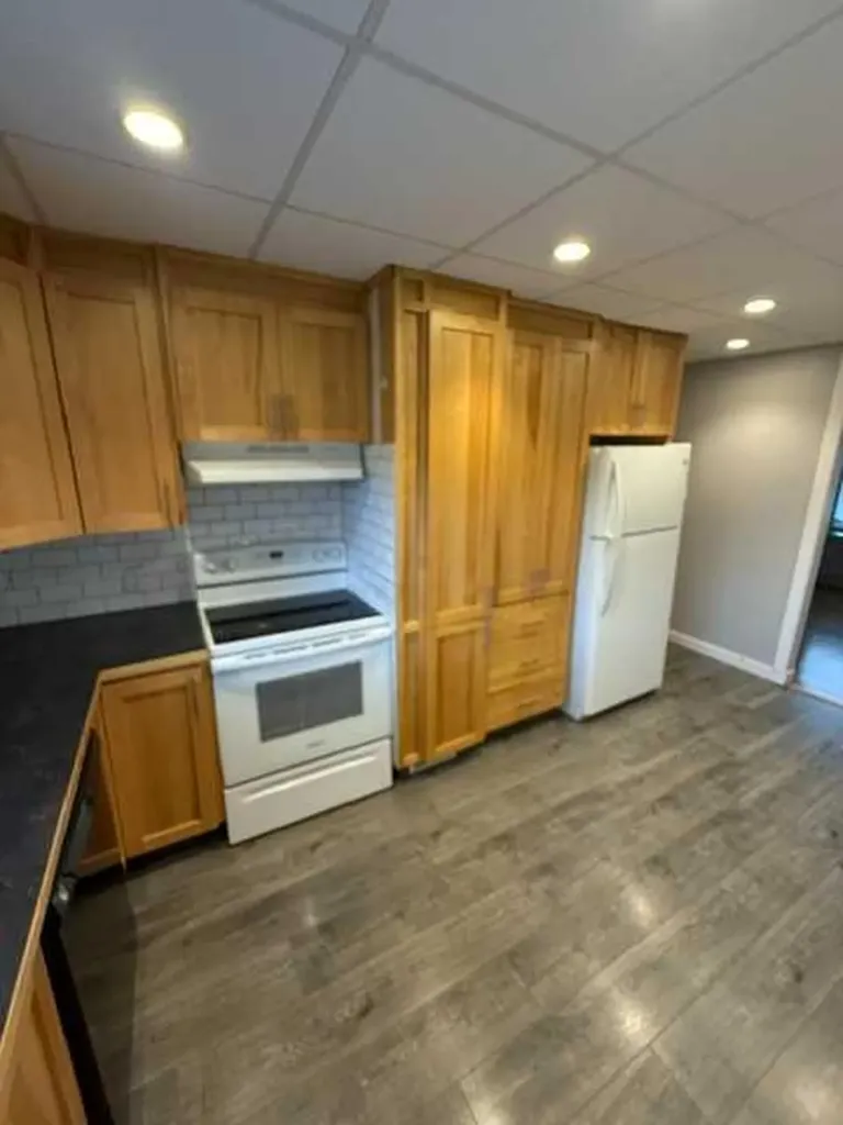 1613 22 Avenue NW Calgary AB T2M 1R4