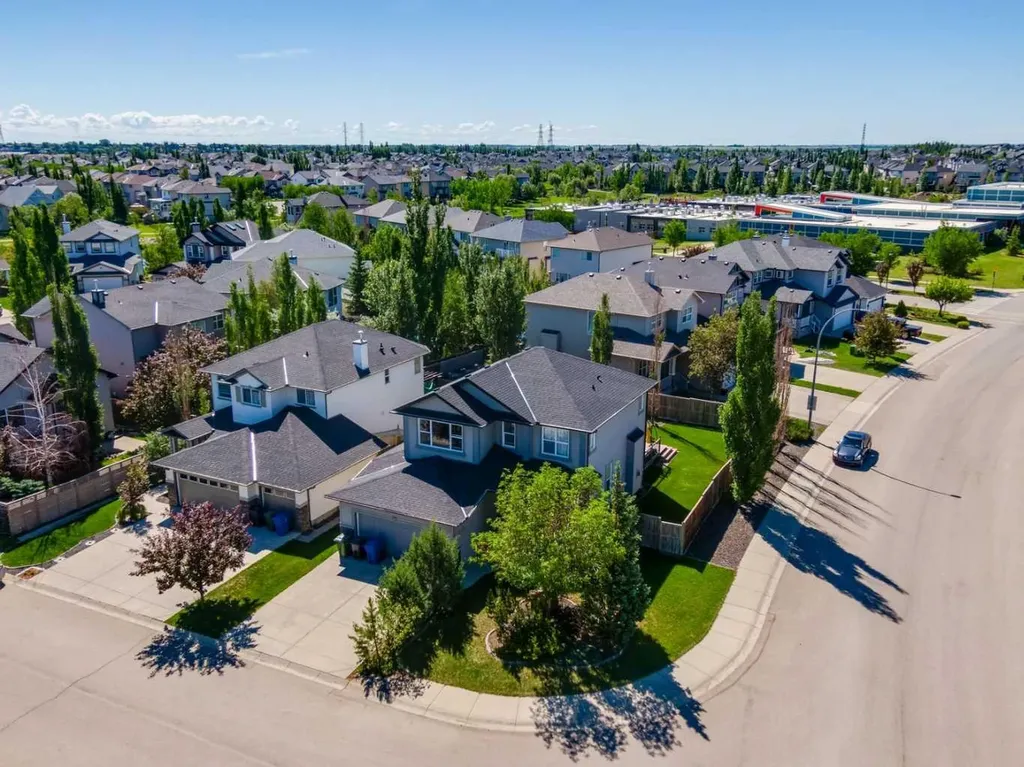 572 West Creek Point Chestermere AB T1X1T3